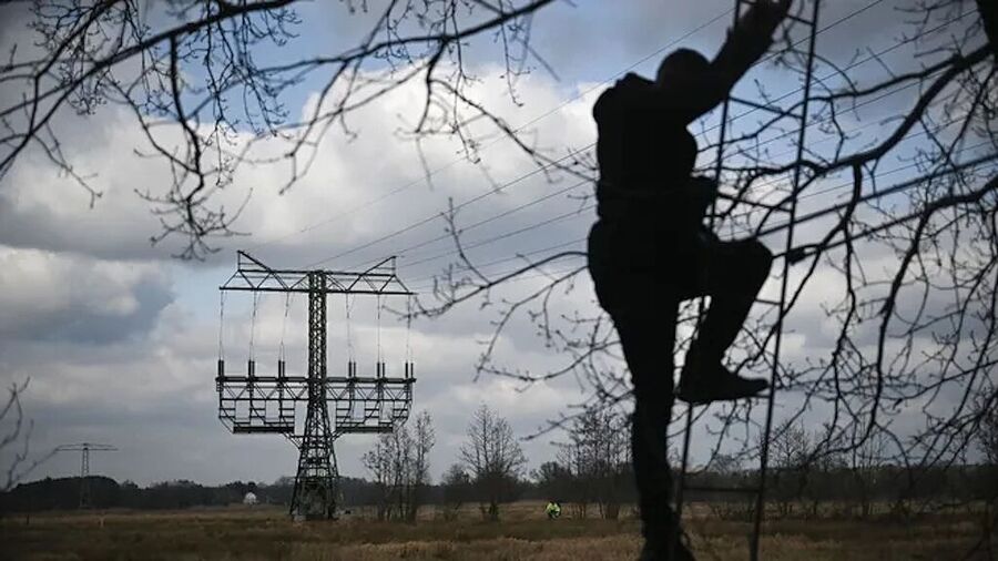 electrician fix power lines germany arson blackout