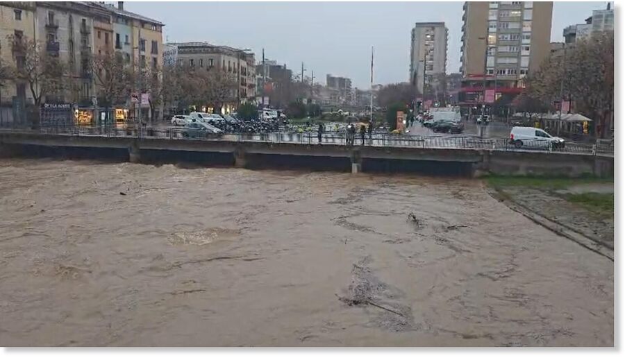 Onyar River this Tuesday as it passes through Girona.