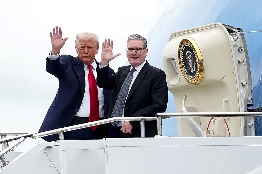 trump starmer air force one