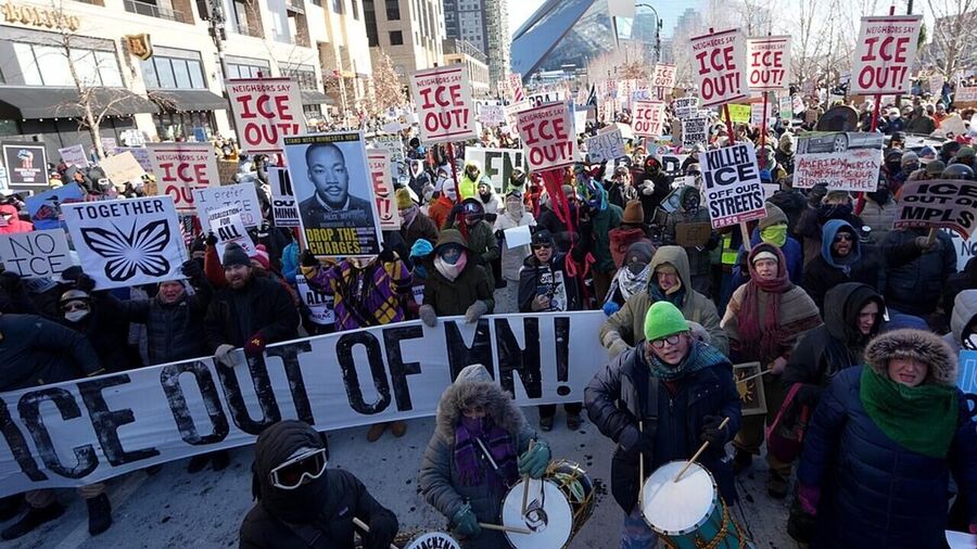 ice minnesota minneapolis protest leftist liberal