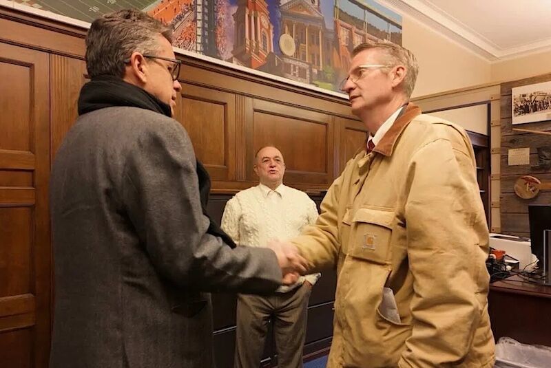 Click to enlarge handshake