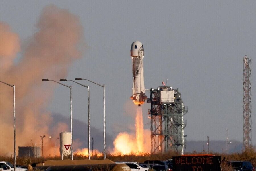 Blue Origin New Shepard lift off