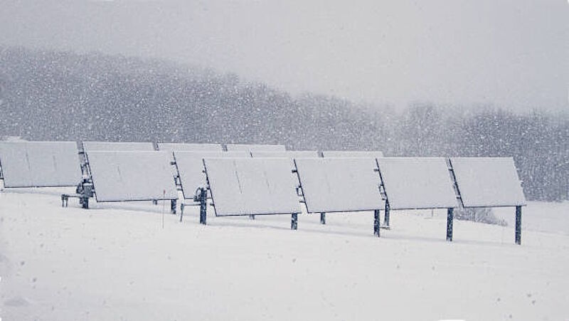 Click to enlarge solar panel snow