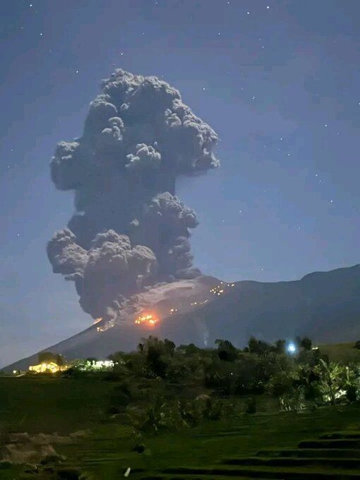 Ongoing moderately explosive eruption at Mount Kanlaonm, Negros Island in the Philippines