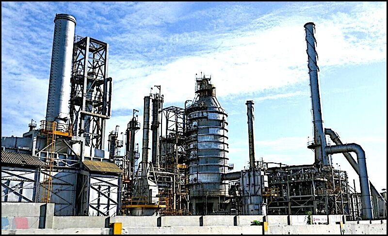 Click to enlarge Oil refinery