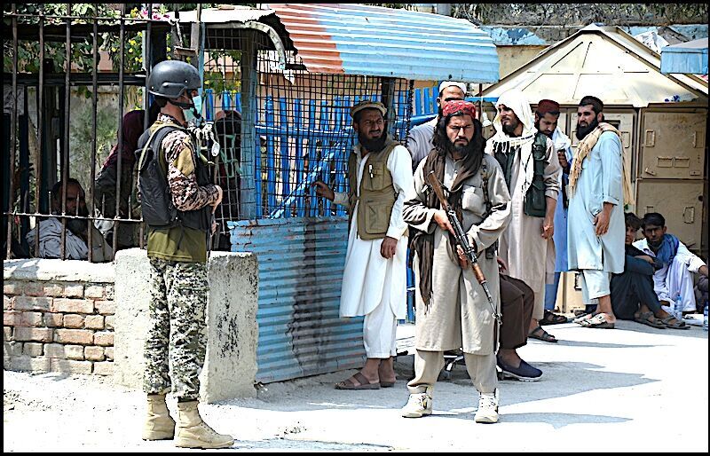 Click to enlarge guy w gun and soldier