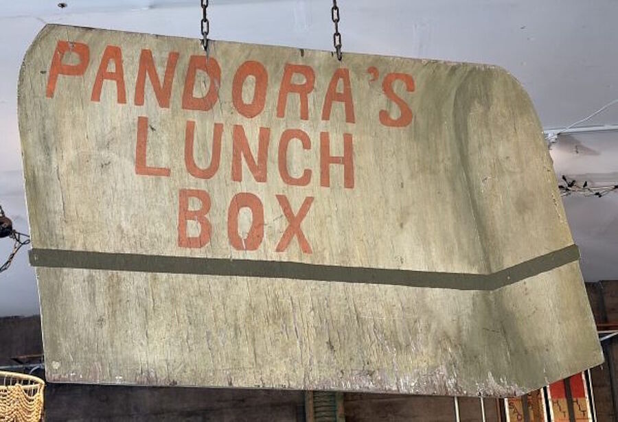 painting Pandora lunch box