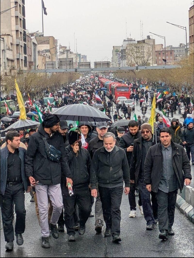 Click to enlarge Quds Day, Tehran - Foreign Minister Abbas Araghchi among the people