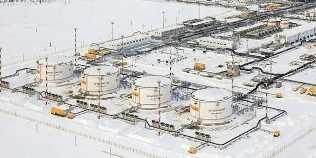 Click to enlarge Russian oil refinery in the arctic/East Siberian region