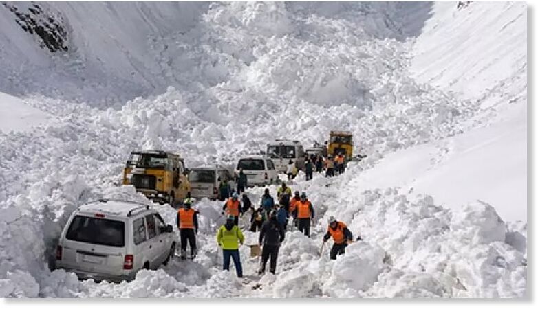 Click to enlarge 7 killed, 5 injured after multiple avalanches along Srinagar-Leh national highway