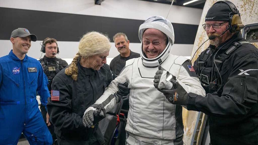 Michael Fincke medical emergency space-X 11