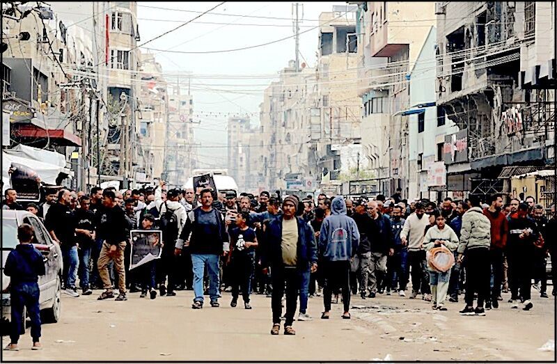 Click to enlarge Palestinians protest