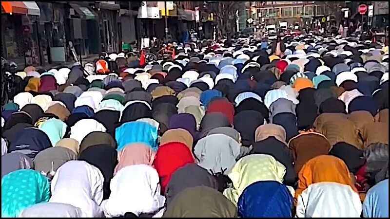 Click to enlarge Muslims in NYC