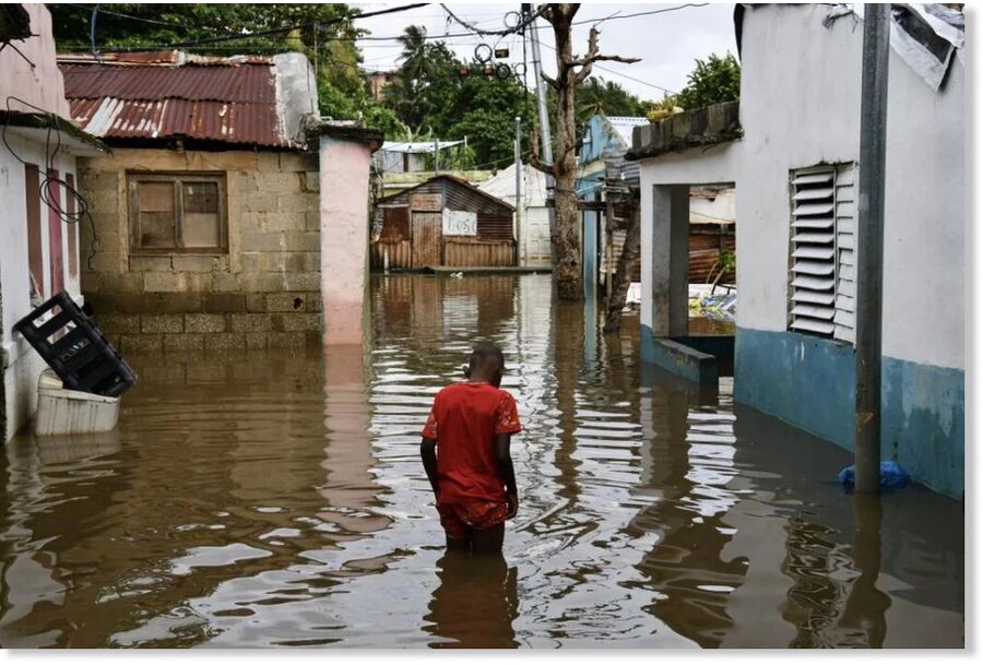 Click to enlarge In the face of persistent rains, the Government continues to deploy relief agencies to assist the most vulnerable sectors.
