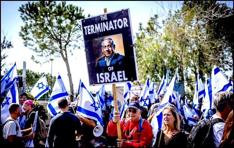 Click to enlarge Israeli protesters