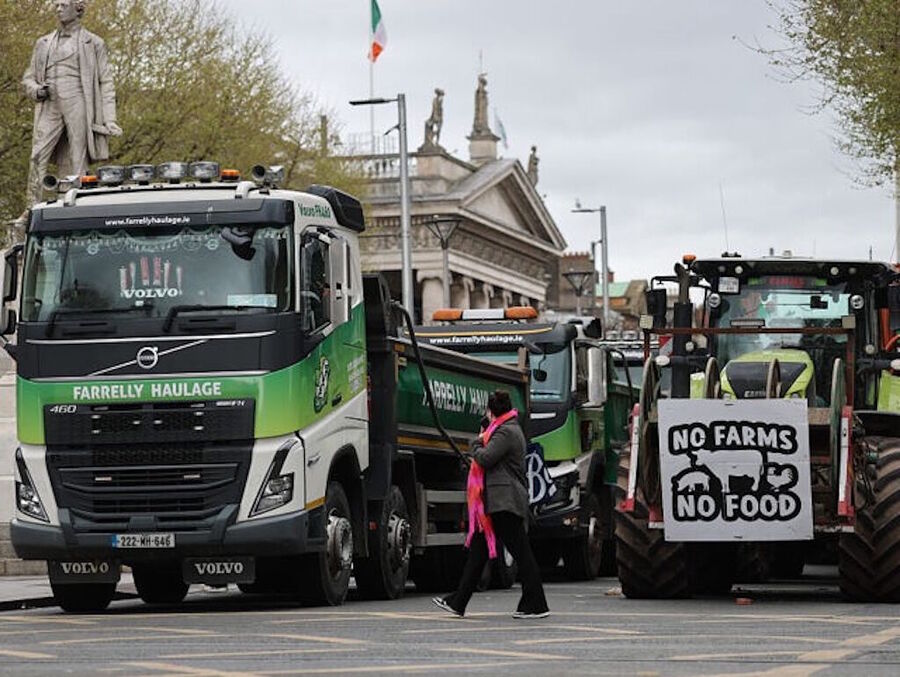 Click to enlarge ireland fuel tax protest