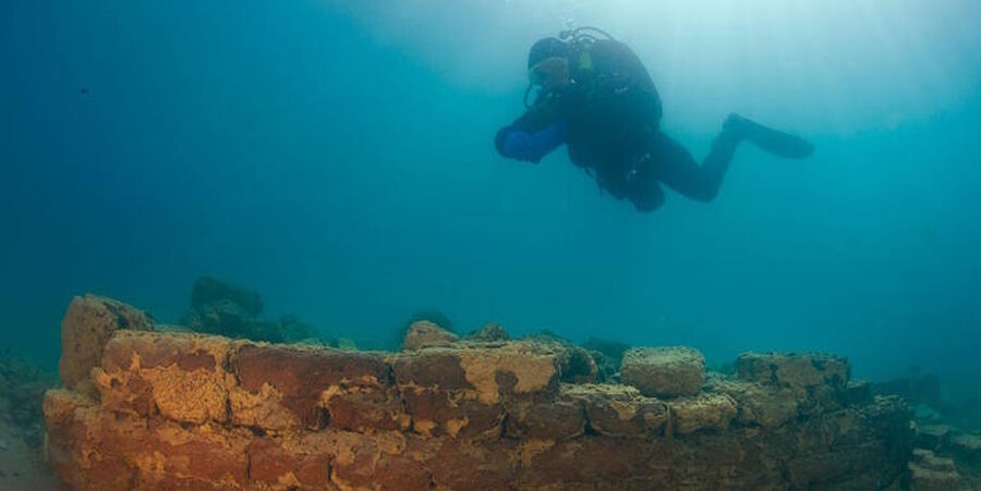 lost city lake underwater diver