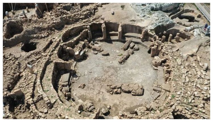 Circle structure