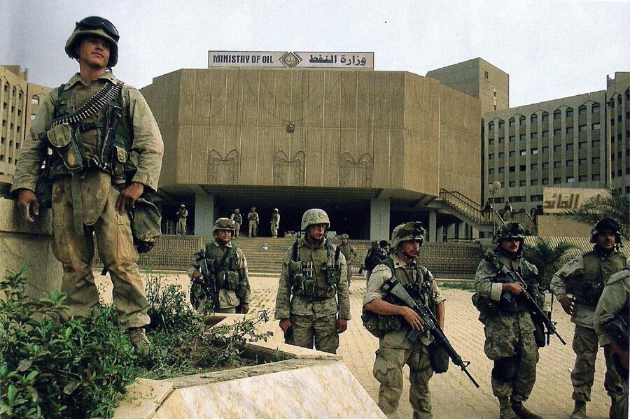 Click to enlarge iraq ministry oil us soldiers