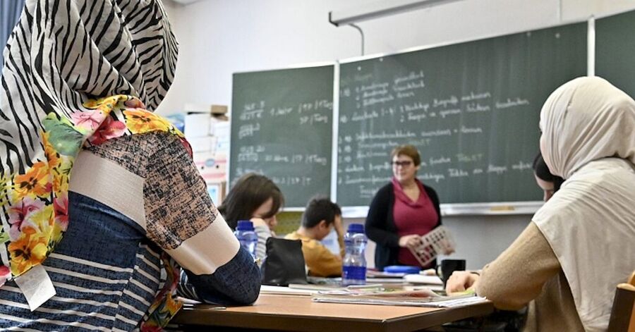 muslim kids western classroom