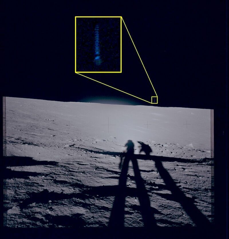 Blue dots in square Apollo