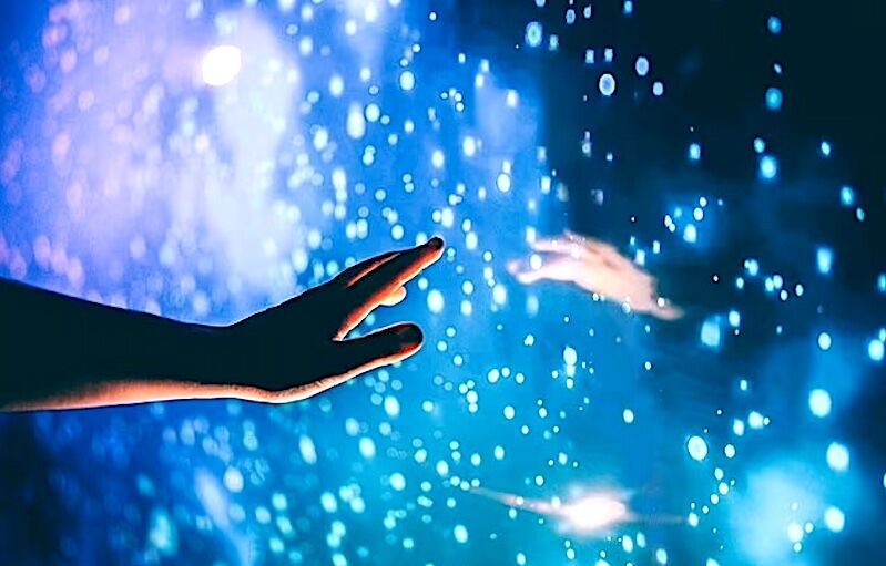 hands universe
