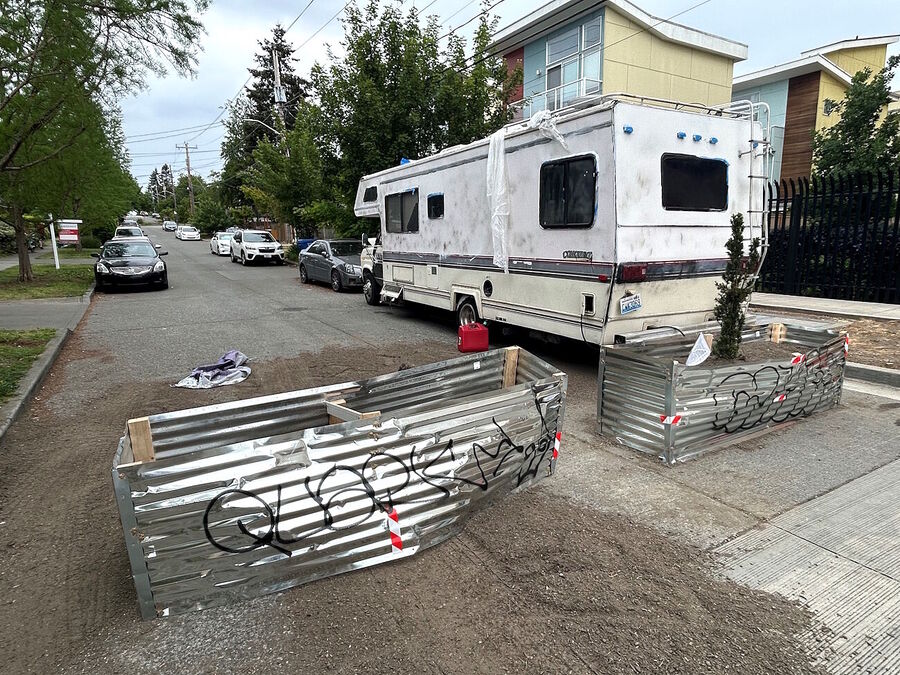 Click to enlarge seattle street barricade residents gun violence