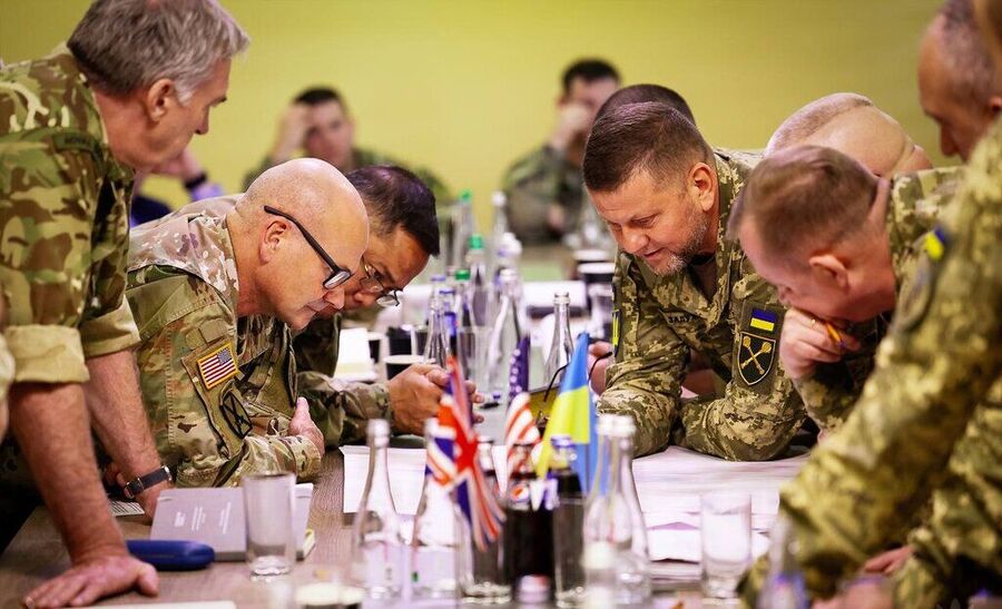 NATO and Ukraine officers coordinating.