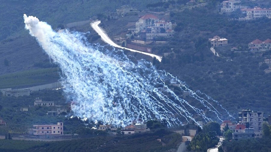 Click to enlarge israel white phosphorus banned weapon lebanon