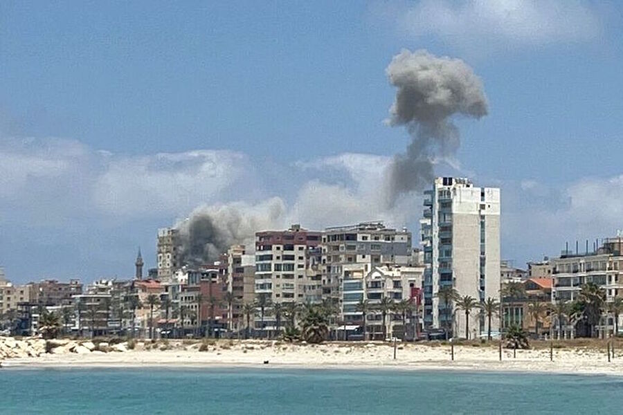 Click to enlarge israel bomb ancient city tyre lebanon