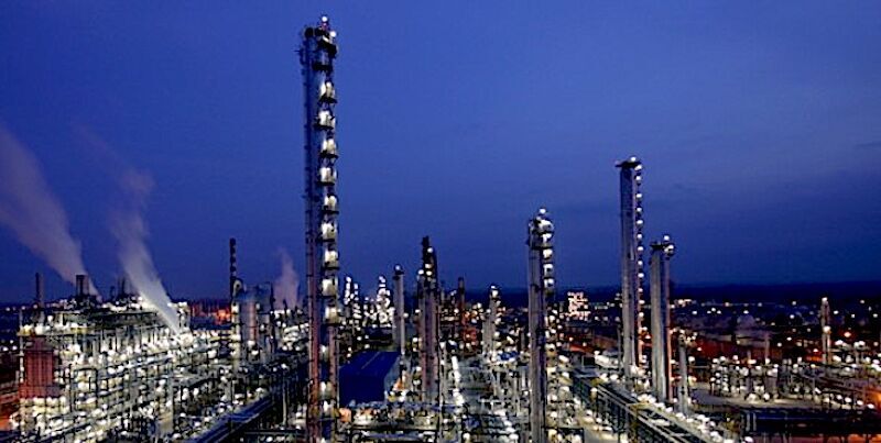 Click to enlarge oil refinery