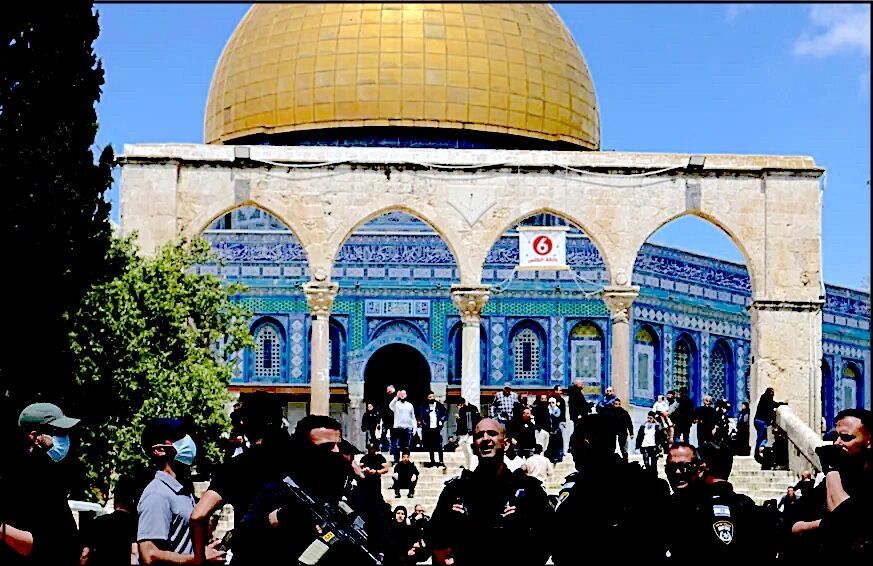 Click to enlarge Israeli forces Al-Aqsa Mosque