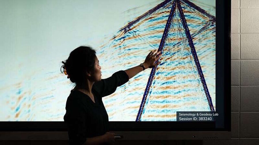 Click to enlarge Sunyoung Park shows seismic wave simulations
