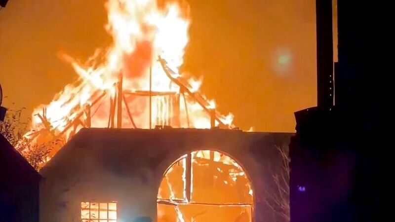 Click to enlarge London church fire