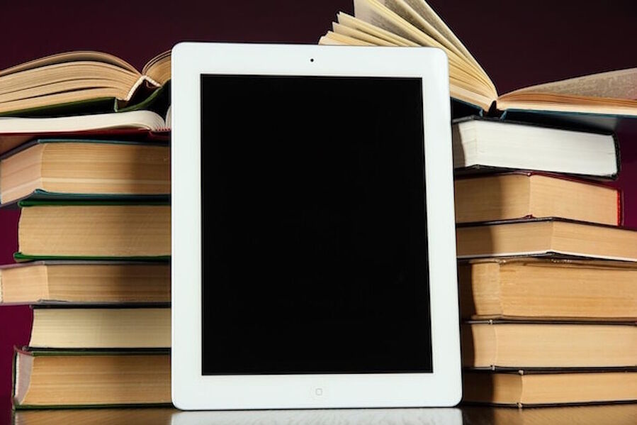 read books or tablets