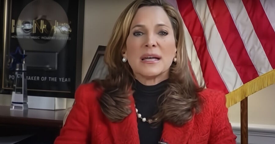 María Elvira Salazar