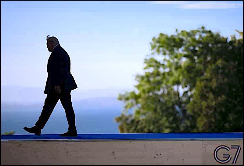Trump walk G7