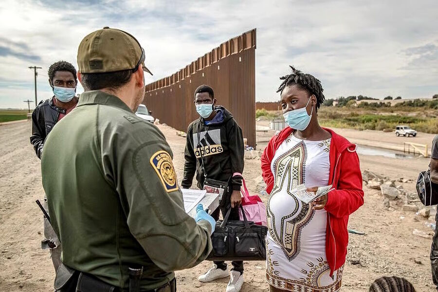 Click to enlarge mitrant pregnant birth tourism usa border crossing