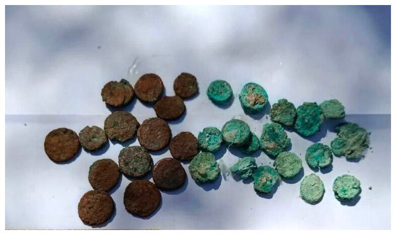 Click to enlarge bronze and gold coinage