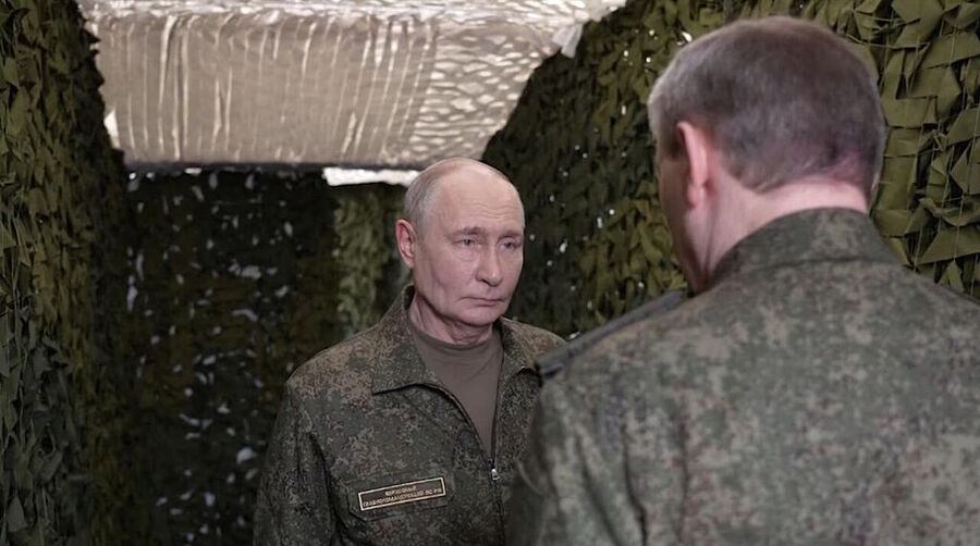 Click to enlarge putin military uniform konstaninova falls