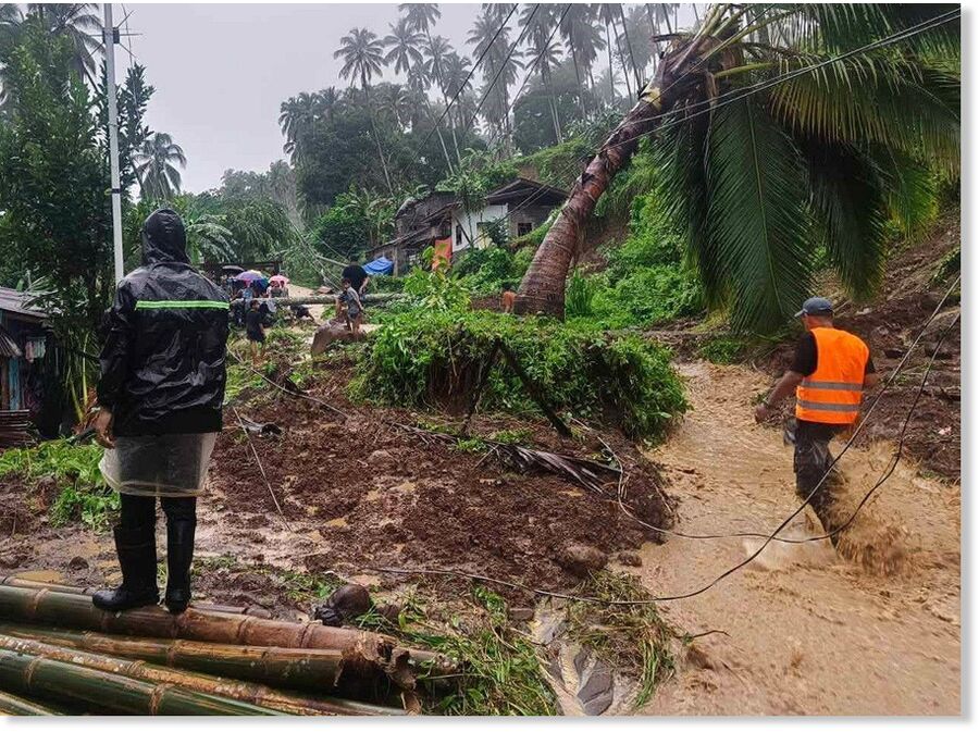 Click to enlarge Civilian emergency responders and policemen are together searching for six residents of Calanogas, Lanao del Sur reported missing after tons of mud and rocks from a hill hit their houses following two days of recurring heavy rains in the surroundings.