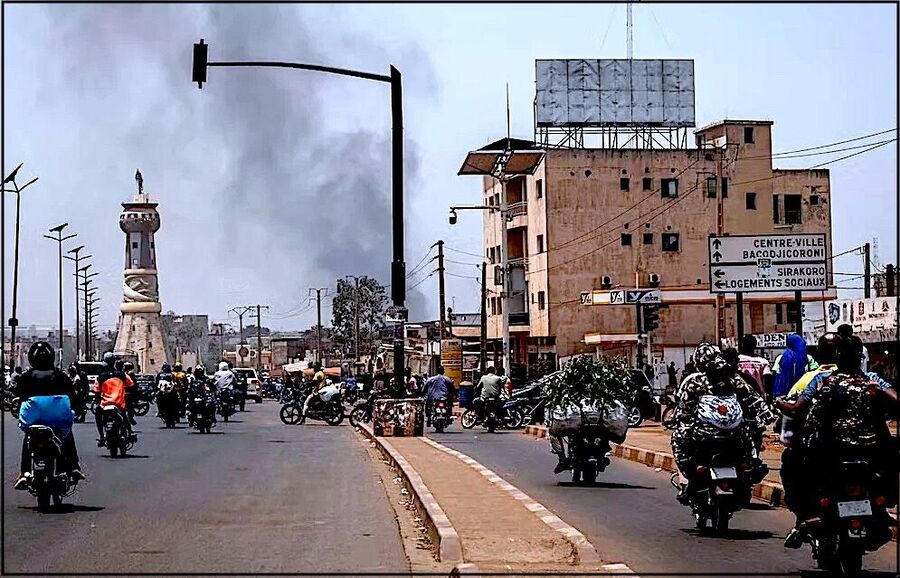 Click to enlarge Street in Mali