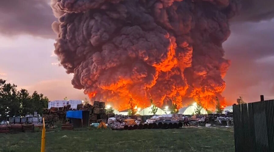 Click to enlarge ukraine attack wildberries commercial warehouse civilian