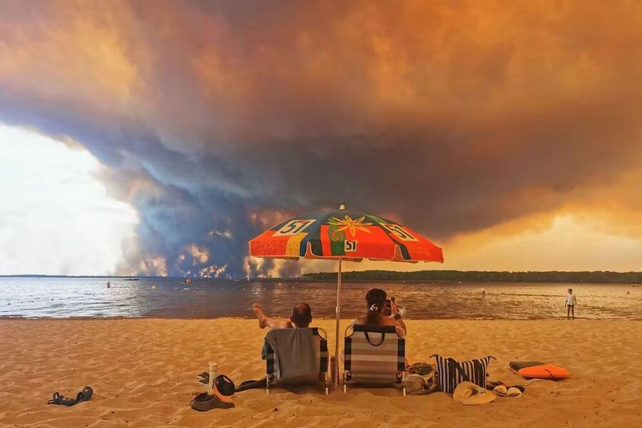 Click to enlarge wildfire france beach