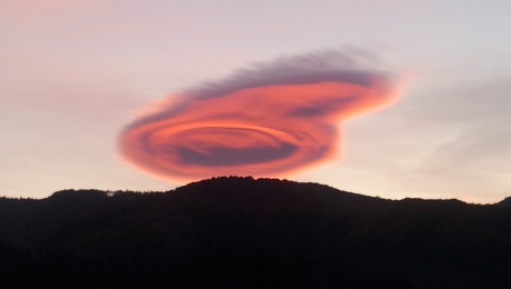 Click to enlarge comet,cloud,romania