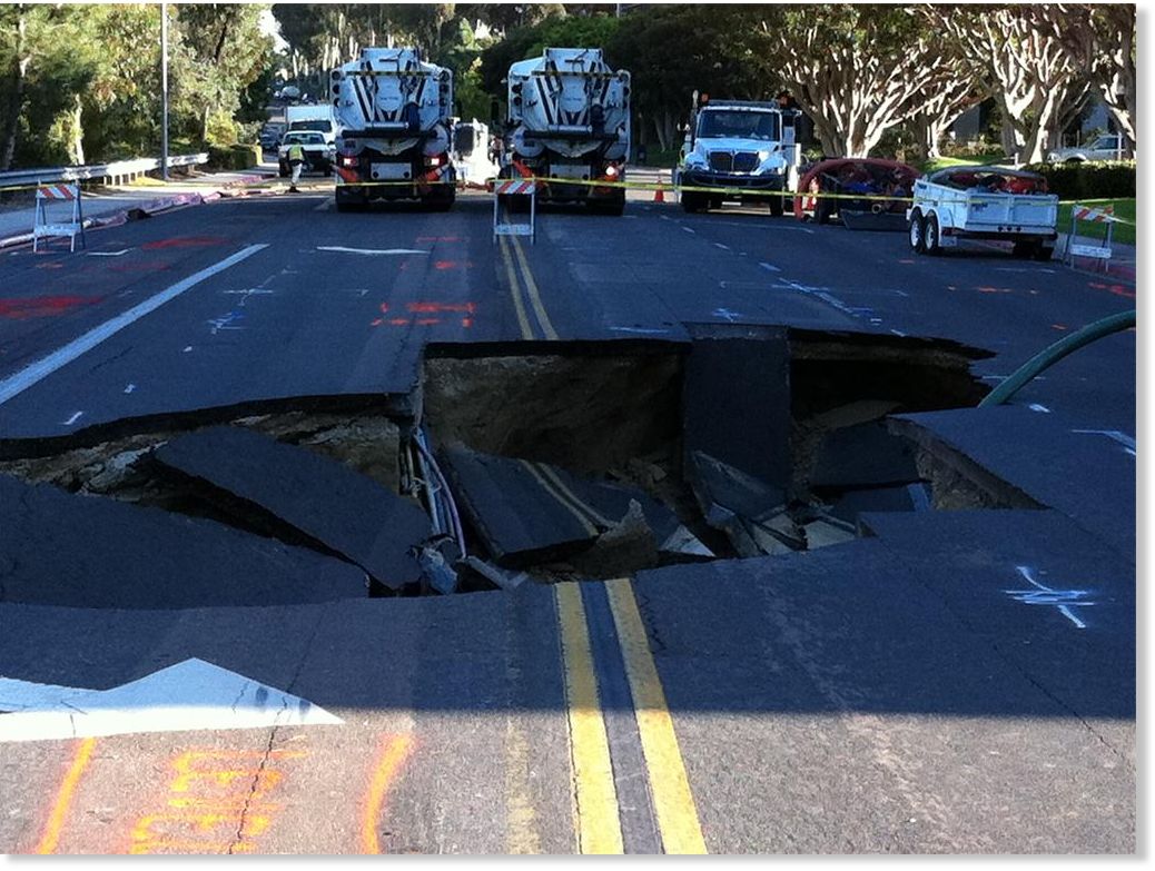 US, California Giant Sinkhole Opens up Near UCSD Earth Changes