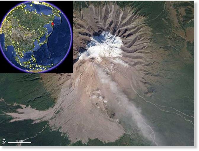 Горы шивелуч на карте россии. Вулкан Шивелуч с космоса. Извержение Шивелуча на Камчатке. Вулкан Шивелуч на карте. Рельеф Шивелуч.