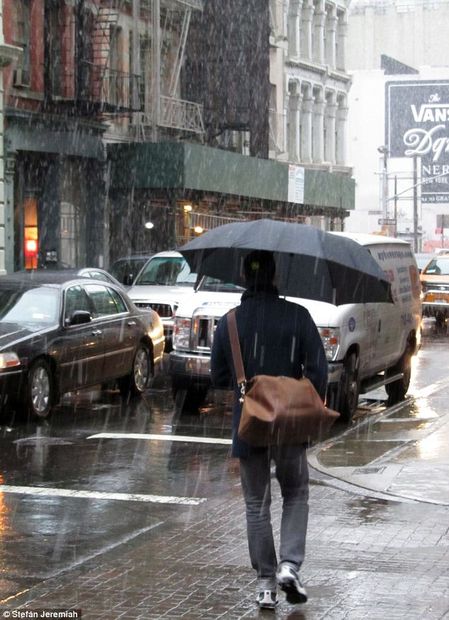 Click to enlarge Rare snowfall in NY