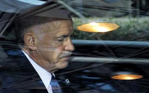 Click to enlarge George Papandreou