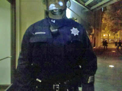 Oakland Police officer with no badge number